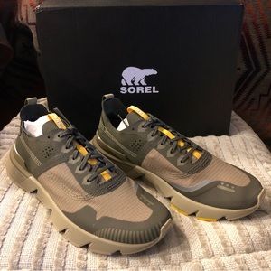 SOREL Walking Running Shoe Kinetic Rush Ripstop City Sneaker, Men’s Size 10.5